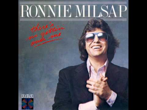 Ronnie Milsap – (There’s) No Gettin’ Over Me (1981)
